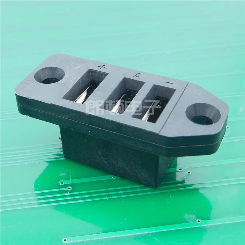 母座LD-C04F-A-3P-S0